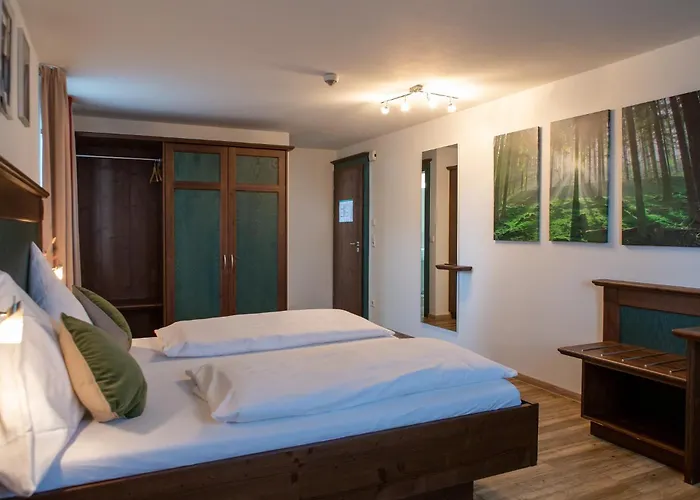 Restaurant Auerhahn Отель *