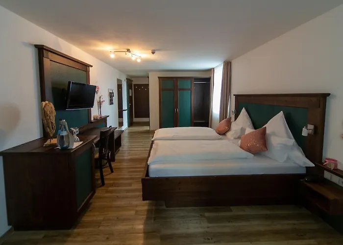 Restaurant Auerhahn Отель