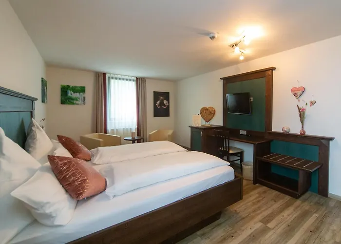 Restaurant Auerhahn Отель *