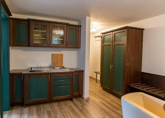 Restaurant Auerhahn Отель *